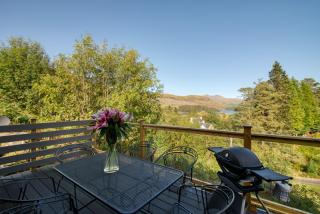 Stunning 5 star lodge with loch and mountain views - 6