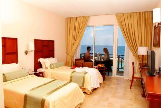 Hulhule Island Hotel- Private Beach Access & Airport Pick-up and Drop - Malé - 8