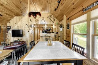 Lucky Lakefront Log Cabin - 4
