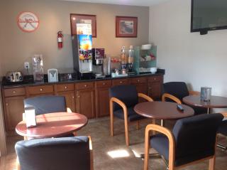 Canadas Best Value Inn & Suites-Vernon - 9