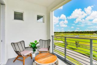 Luxury Storey Lake Condo - Storey Lake - 9