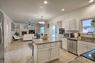 Spacious Thornton Home 15 Mi to Downtown Denver! - 2