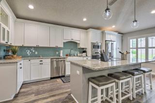 Spacious Home with Sunroom, 15 Mi to Pensacola! - Cantonment - 2
