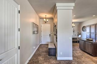Pool and Hot Tub Luxe Lake Havasu Home - Lake Havasu City - 6
