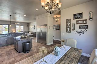 Pool and Hot Tub Luxe Lake Havasu Home - Lake Havasu City - 4