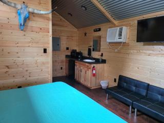 Al's Hideaway Cabin and RV Space, LLC - Pipe Creek - 8