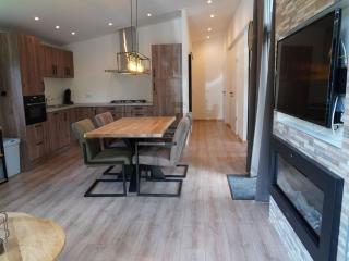 Nature-Connected Modern Stay - Hoenderloo - 2