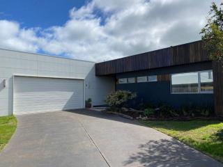 Sunnyside - Surf Side, Linen and Wifi included - Inverloch - 0