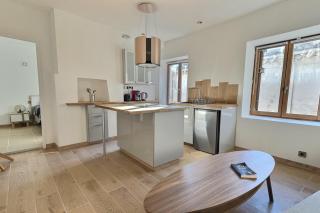 Des appartements au calme dans un immeuble historique - Béziers - 9