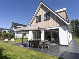Holiday home in De Koog Texel with terrace - Westermient - 9