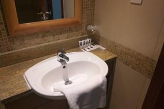 one bedroom apartment for rent Immaculate golf & Lake view at greens - Dubai - 1