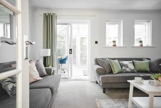 Links to M62 - 3 bedroom property - Golcar - 8