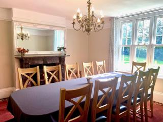 The Estate - 11 Bed - Sleeps 22 - Private Garden - 1