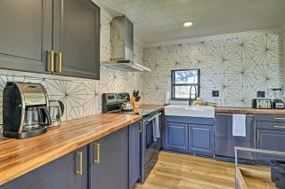 Trendy Fredericksburg Pad with Pool and Valley Views! - Tivydale - 1