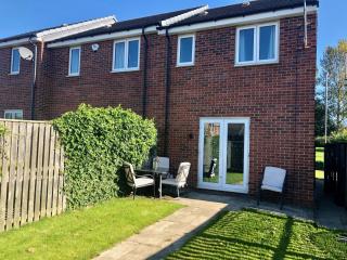 Brockwell - 2 Bed Modern Home, Near City Centre - 8