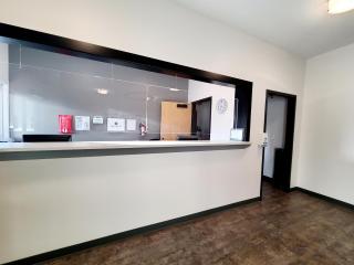 Executive House Suites Hotel & Conference Centre - 2