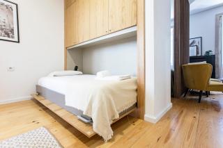 Mouzinho Studio w AC in City Center by LovelyStay - 6