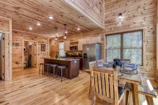 Splish-N-Splash, Private Indoor Pool, Hot Tub,1089 FREE tickets each paid day, Dollywood and More - Sevierville - 4