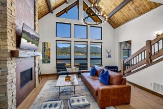 Anglers Paradise - Located on Lake Estes, Fireplace, Two Large Patios, and Private Jacuzzi - 0