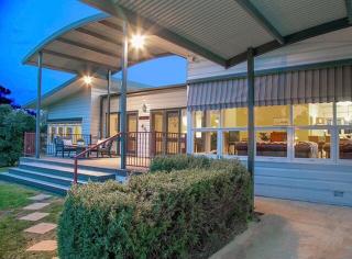 Victoria House- Great location - 9