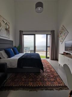 Relax,Revive,Reset & enjoy the sounds of the sea! - Kapstadt - 9