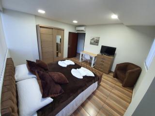 Departamento todo 1 piso en Encarnación - 2