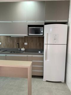 Fb HOME Guaruja- Apartamento proximo as praias da Enseada e Pitangueiras - WI FI - Guarujá - 1
