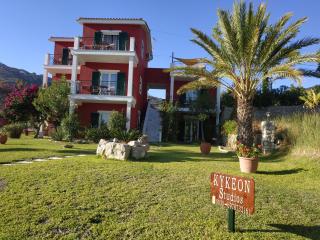 Kykeon Studios - Kateliós - 1