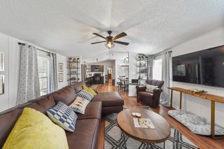 Lake Conroe Boat Ramp Access Sleeps 8 Fish BBQ Pit - Willis - 0