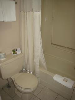 Canadas Best Value Inn & Suites-Vernon - Vernon - 2