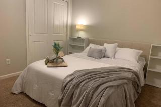 Peaceful 3BR/2BA Hidden Lake Home Near ACOM w/WiFi - Dothan - 6