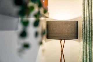 Forest View Apartment- Private Balcony - Southampton - 4