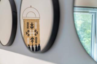 Forest View Apartment- Private Balcony - Southampton - 1