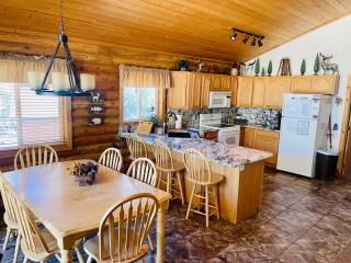 Adventure Awaits 3King Bed,2Bath Log Cabin in heart of Duck Creek Village! - Duck Creek Village - 1