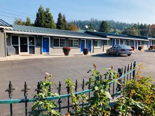 Pine Needles Inn - Mount Shasta - 5