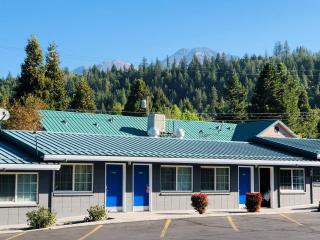 Pine Needles Inn - Mount Shasta - 4
