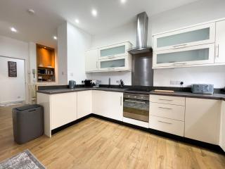 Exquisite 2BR Flat near Central Train Station - 1