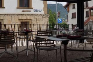 Hostal Restaurante Ibaisek - Zudaire - 2
