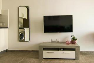 Phaedrus Living: Seaside Luxury Flat Athina 115 - 2