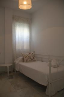 APARTAMENTO HUERTA LA REINA - Córdoba - 2