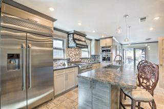 Luxe Home with Backyard Oasis about 1 Mi to Midtown - 4