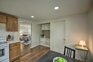 Cozy Home on 17 Acres, 3 Miles to Downtown! - 2