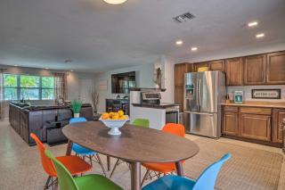 Colorful Fort Myers Home with Sunroom and Patio! - Fort Myers - 5