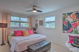 Colorful Fort Myers Home with Sunroom and Patio! - Fort Myers - 1