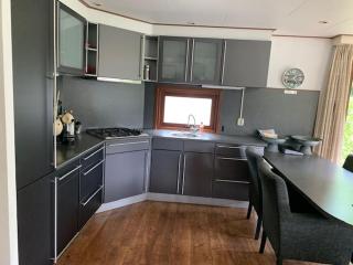 Dubbele chalet op recreatiepark Topparken op de Veluwe in Beekbergen met grote vrije tuin en eigen parkeerplaats - 4