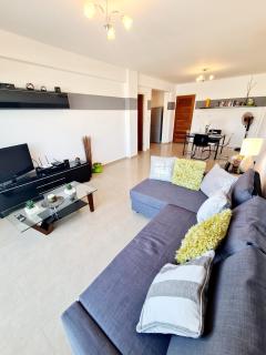 Stunning apartment C106 with balcony looking over pool - Peyia - 7
