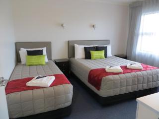 Harbour View Motel on Ahuriri Beach in Napier NZ with sea view suites - 3