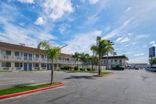 Motel 6 Lost Hills / Buttonwillow Racetrack - 6
