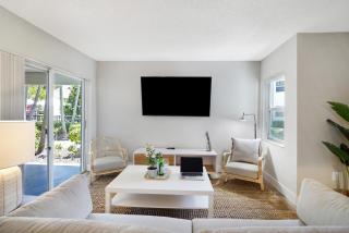 Dharma Home Suites Dania Beach at Sheridan Ocean Club - 6