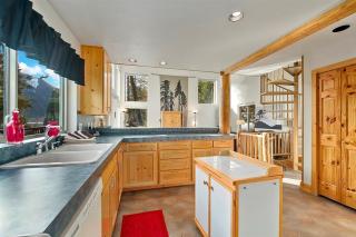 The Wallowa Lakefront - 7